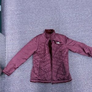 The North Face Red Puffer Jacket Full-Zip Stand-Up Collar